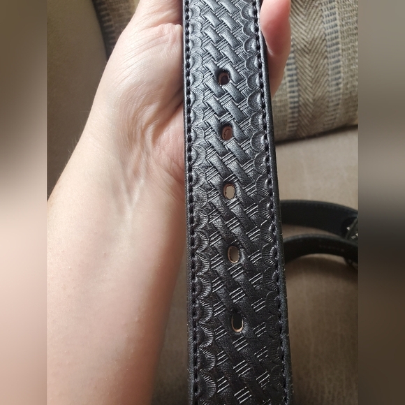 Bull Hide Belt Co. The Wayne Basket Weave Embossed Leather Belt Black Size 44 - Picture 9 of 15